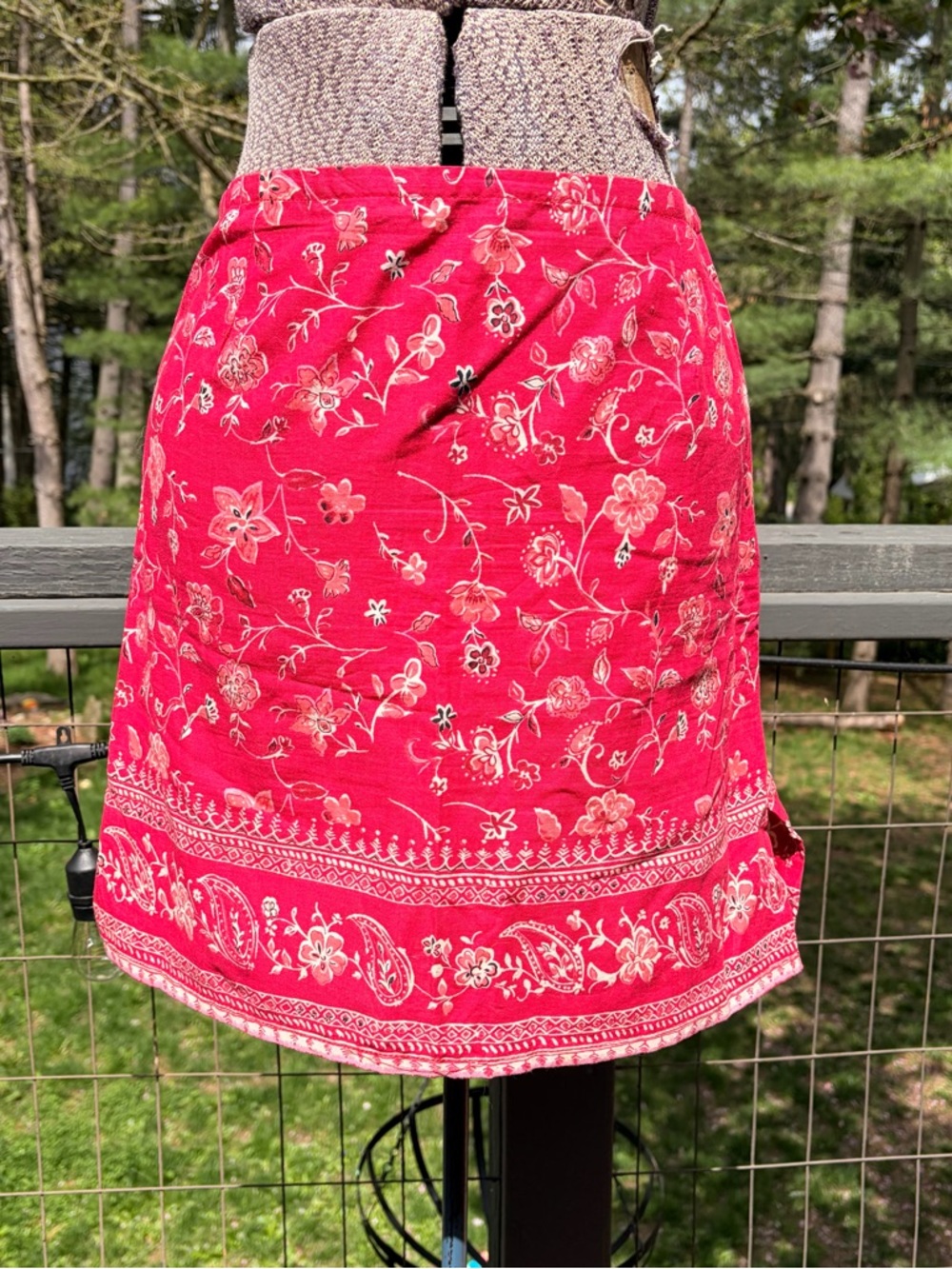 Vintage 2000’s Boston Proper pink floral & paisley cotton mini skirt